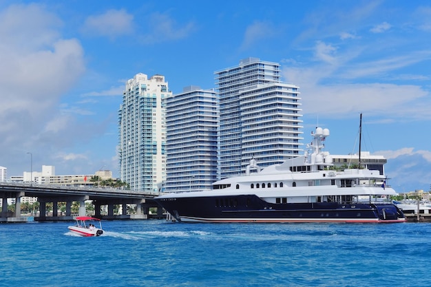 Top 10 Cruise Boat in Miami